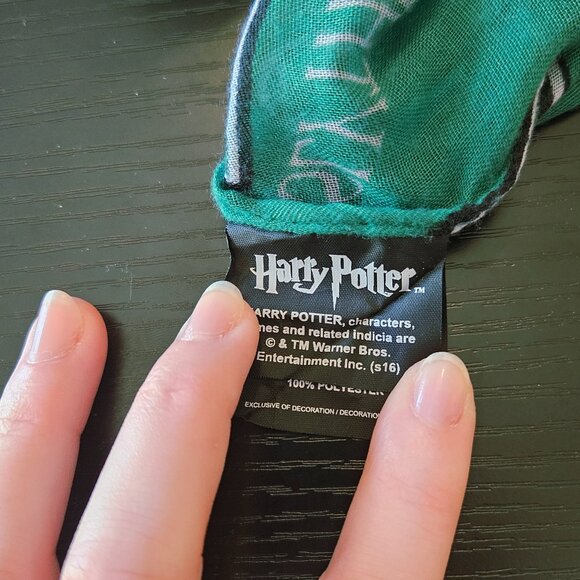 3/$15 Harry potter green slytherin scarf - Picture 3 of 3